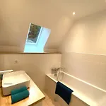 Le Pressoir Du Chateau De Neuville - Piscine Chauffee - Jeux - Foret *