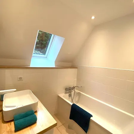 Le Pressoir Du Chateau De Neuville - Piscine Chauffee - Jeux - Foret *