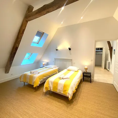 Holiday home Le Pressoir Du Chateau De Neuville - Piscine Chauffee - Jeux - Foret