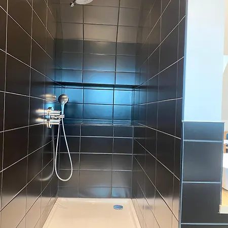 Holiday home Le Pressoir Du Chateau De Neuville - Piscine Chauffee - Jeux - Foret *