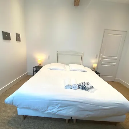 Le Pressoir Du Chateau De Neuville - Piscine Chauffee - Jeux - Foret *