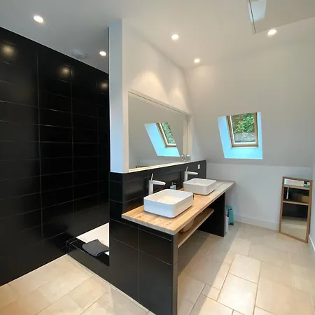 Holiday home Le Pressoir Du Chateau De Neuville - Piscine Chauffee - Jeux - Foret