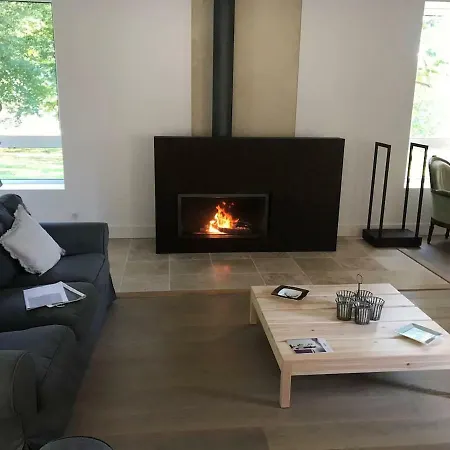 Le Pressoir Du Chateau De Neuville - Piscine Chauffee - Jeux - Foret