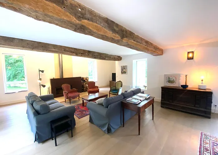 Le Pressoir Du Chateau De Neuville - Piscine Chauffee - Jeux - Foret