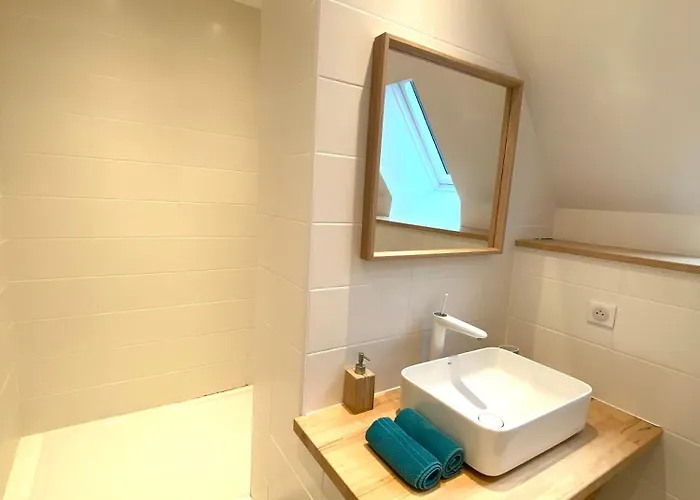 Le Pressoir Du Chateau De Neuville - Piscine Chauffee - Jeux - Foret Holiday home