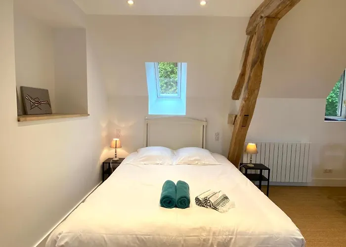 Le Pressoir Du Chateau De Neuville - Piscine Chauffee - Jeux - Foret Holiday home