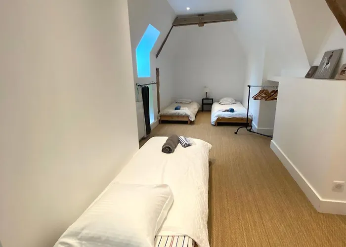 Le Pressoir Du Chateau De Neuville - Piscine Chauffee - Jeux - Foret Holiday home *