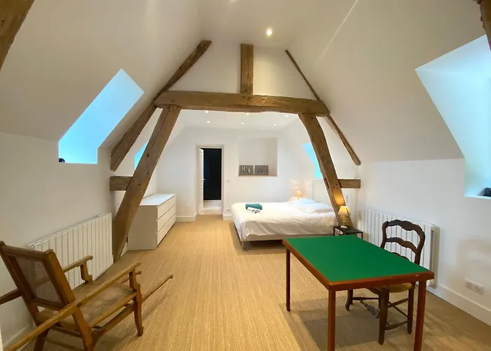 Le Pressoir Du Chateau De Neuville - Piscine Chauffee - Jeux - Foret Livarot-Pays-d'Auge