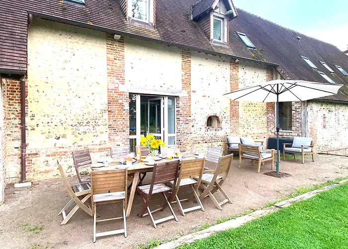 Holiday home Le Pressoir Du Chateau De Neuville - Piscine Chauffee - Jeux - Foret