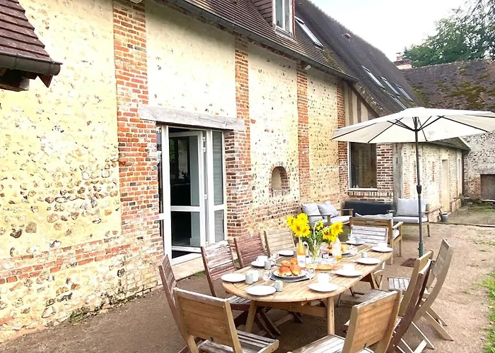 Le Pressoir Du Chateau De Neuville - Piscine Chauffee - Jeux - Foret Holiday home